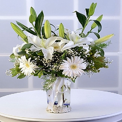 Vazoda lilyum ve gerberalar