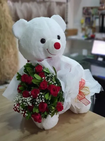 11 Adet gül ve 40 cm ayıcık