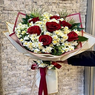 Nergiz ve g�l buketi